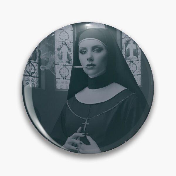 Artikelvorschau, Gothic Nun Techno Rave Essential Goth Bilder entworfen und verkauft von TECHNO_SHIRTS.