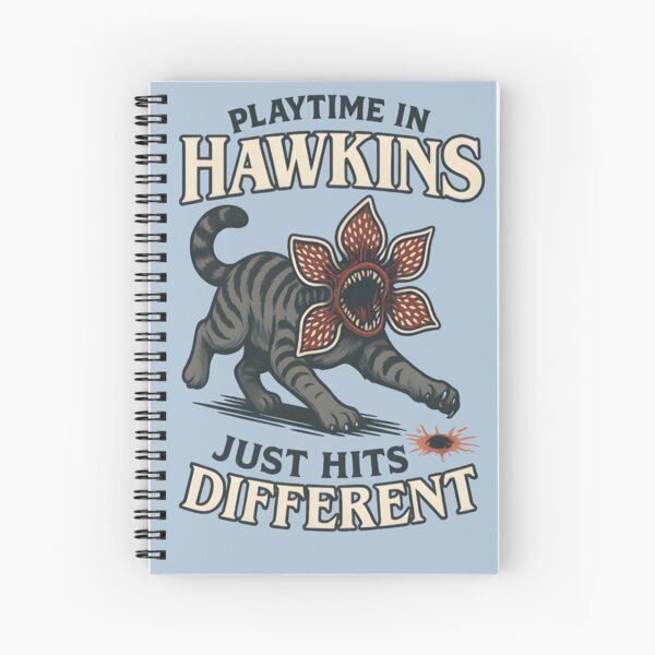 Artikel-Vorschau von Demogorgon-Katze jagt Chaos – „Spielzeit in Hawkins ist einfach anders“ | Stranger Things Fan-Art-Design, designt und verkauft von WAUZ.