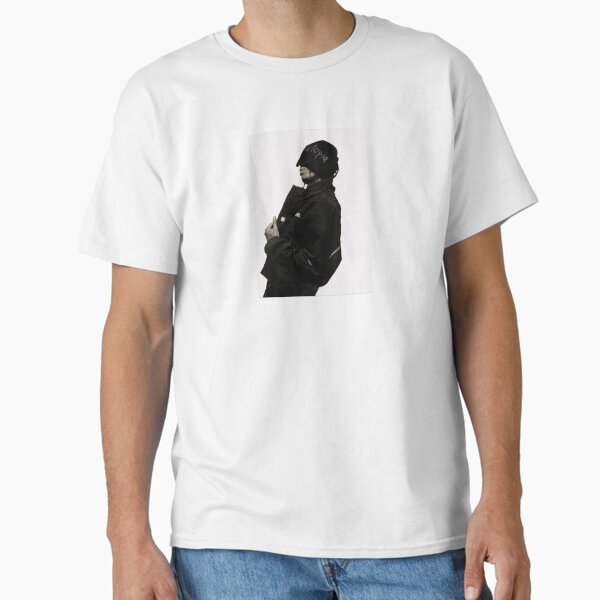 Aperçu de l'œuvre Utopia dévoile la silhouette de Travis Scott créée et vendue par HMDWRLD.