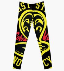 Cobra Kai Strike Hard Strike Zuerst keine Gnade Leggings