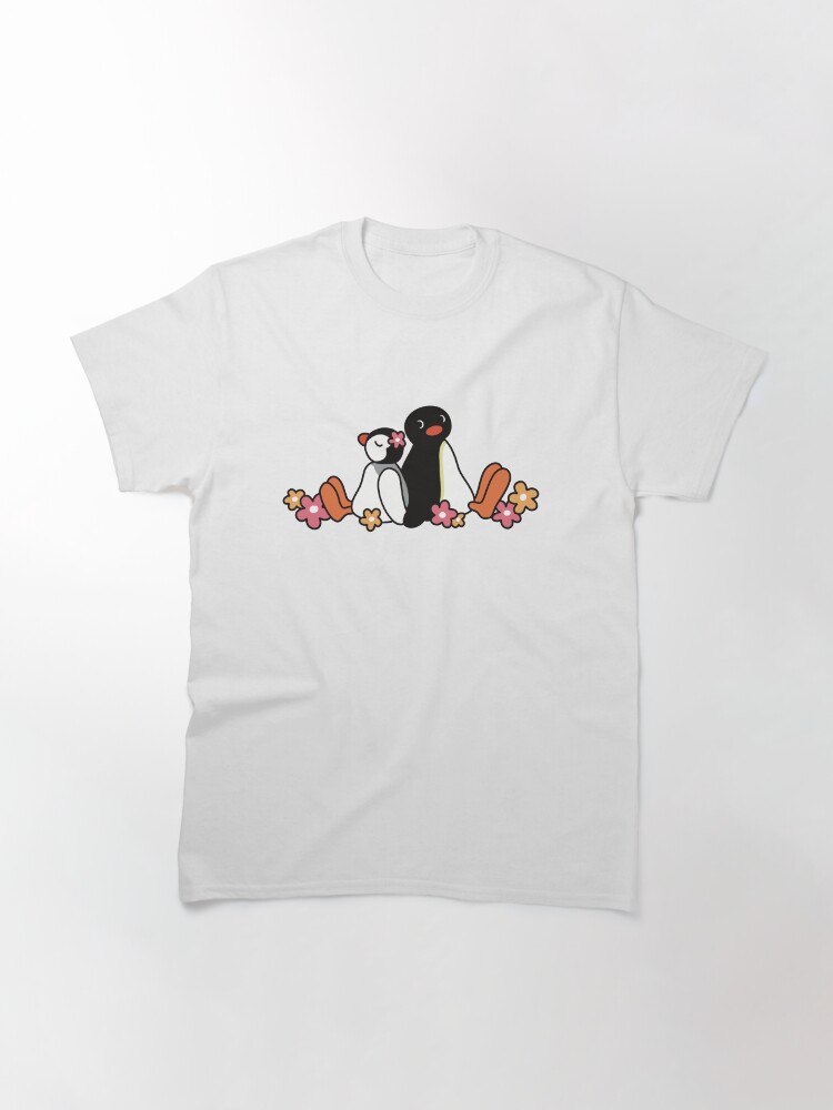 Imagen 3 de 7, Camiseta clásica con la obra Amor de pingu, diseñada y vendida por CheylaDesigns.