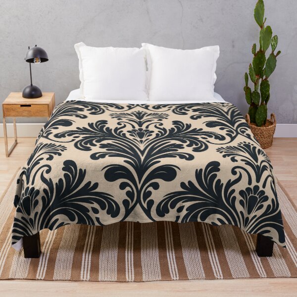 Artikelvorschau, Klassisches schwarzes Damastmuster – Elegantes Vintage-Barock-Design auf Beige entworfen und verkauft von Ink And Inspire.