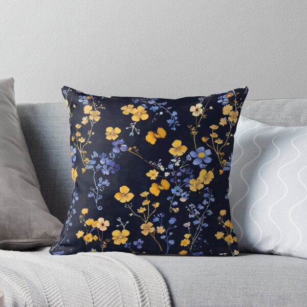 Artikelvorschau, Elegantes blaues und gelbes Blumendesign – Moody Garden entworfen und verkauft von YourPrettyHome.