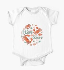 Crabs, starfish and seashells. Hand-drawn inscription - I love the sea. One Piece - Short Sleeve