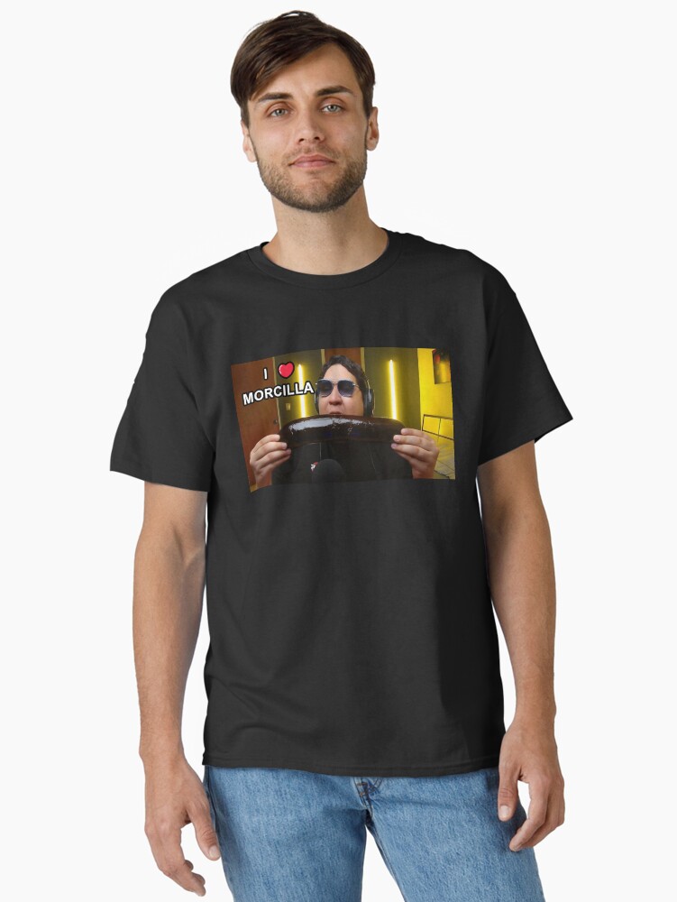 Imagen 2 de 7, Camiseta clásica con la obra ME ENCANTA MORCILLA (parodia), diseñada y vendida por FotoLibreStudio.