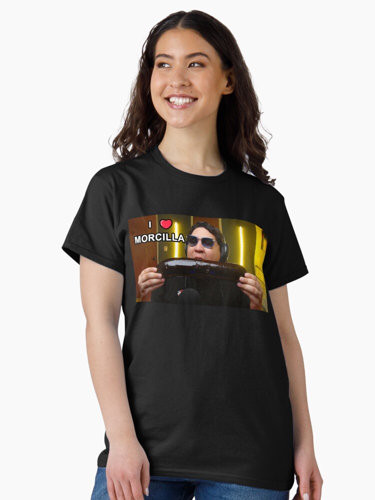 Imagen 1 de 7, Camiseta clásica con la obra ME ENCANTA MORCILLA (parodia), diseñada y vendida por FotoLibreStudio.