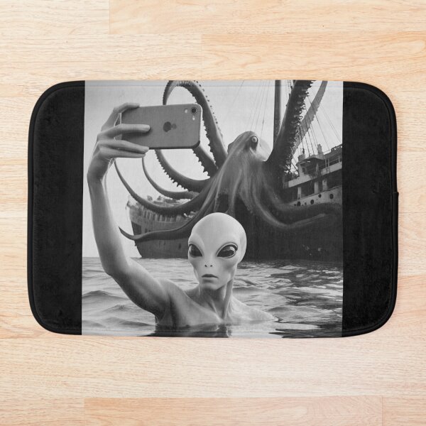 Item preview, Selfie alienígena con un Kraken designed and sold by StaggDevon.