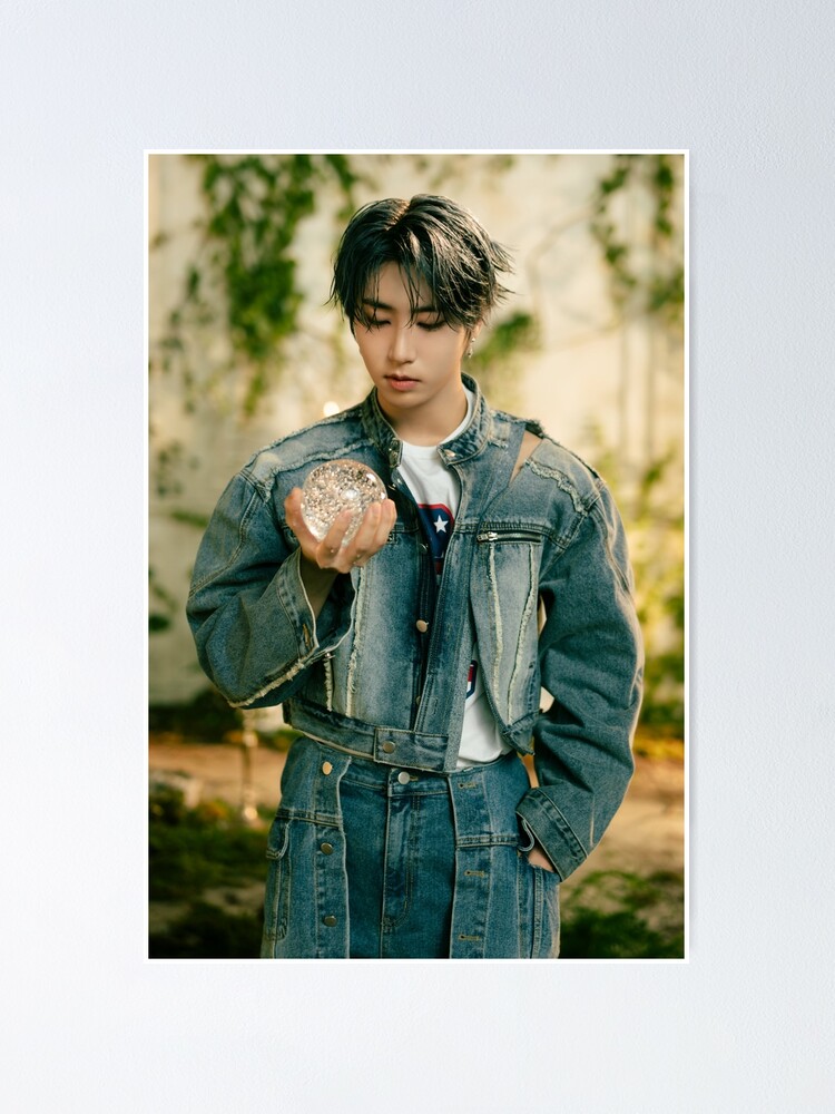 Stray Kids HAN Hollow