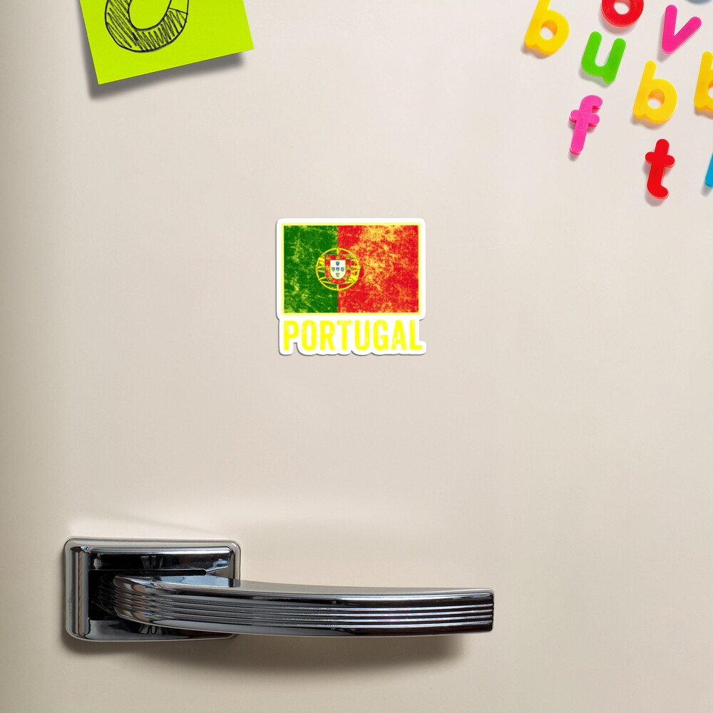 Portugal Flag Love Portuguese Pride Patriot Vintage Distressed Flag Design Magnet
