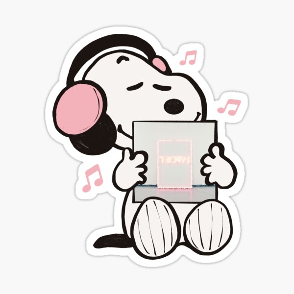Vista previa del artículo con la obra «Snoopy escuchando Me gusta cuando duermes, porque eres tan hermosa, ¡y aún así tan inconsciente de ello!», diseñado y vendido por oliviafeelsweird.
