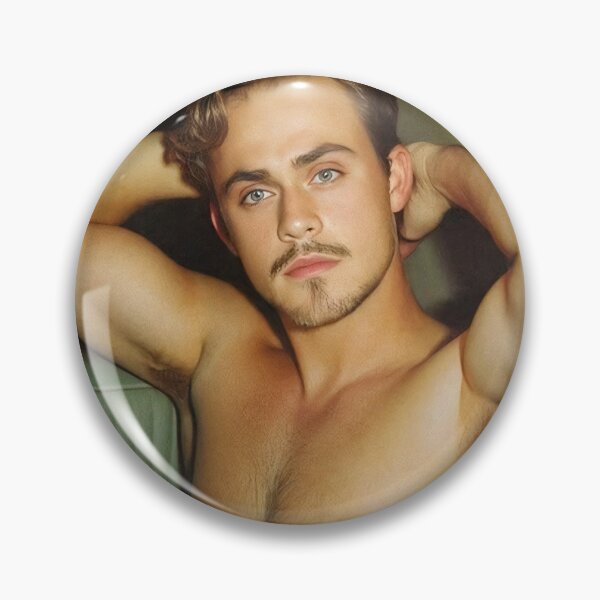 Artikelvorschau, Dacre Montgomery entworfen und verkauft von sarzerdesigns.