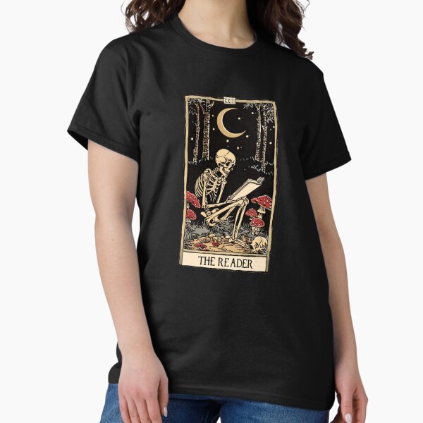 Artikel-Vorschau von Der Leser antike Tarotkarte – Totenkopf und Pilze mit Mond, designt und verkauft von Fantasy Cache.