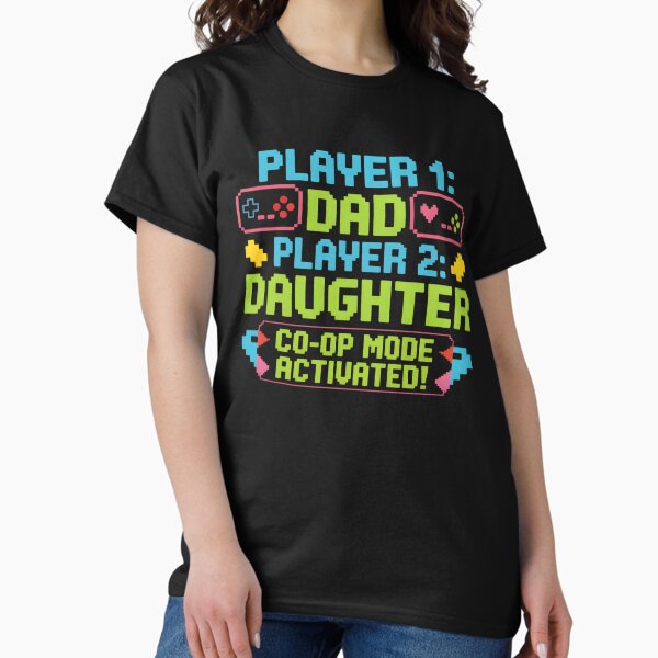 Aperçu de l'œuvre Fête des pères : papa et fille gamers rétro créée et vendue par clothesy7.