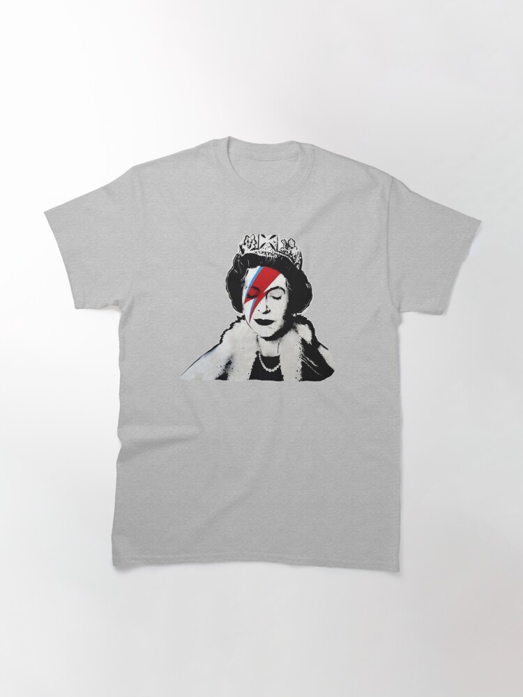 Alternate view of Banksy UK England Queen Elisabeth rockband face makeup Classic T-Shirt