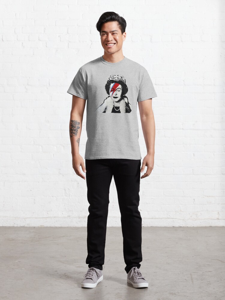 Alternate view of Banksy UK England Queen Elisabeth rockband face makeup Classic T-Shirt