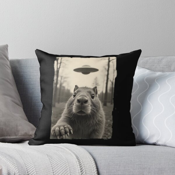 Artikel-Vorschau von Vintage Capybara mit UFO Shirt, designt und verkauft von Dialekther.