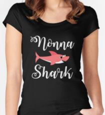 Nonna Shark Lustiges italienisches Großmutter-T-Shirt Geschenk: "Nonna Shark" | Die Grandkids verwöhnen | Essen Dessert zuerst | Geschenk für Nonna Tailliertes Rundhals-Shirt