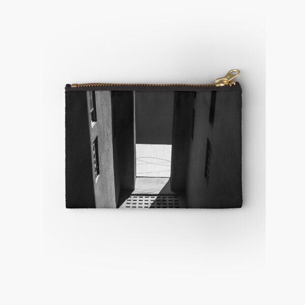 Item preview, inside a condominium designed and sold by felipequeiroz.