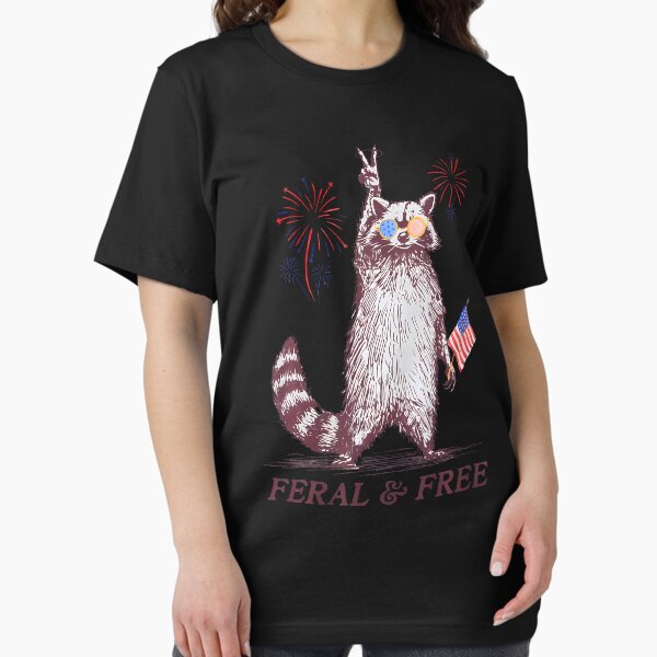 Aperçu de l'œuvre Raton laveur patriotique drôle et libre Feral And Free 4 juillet créée et vendue par Weldonramosfs.