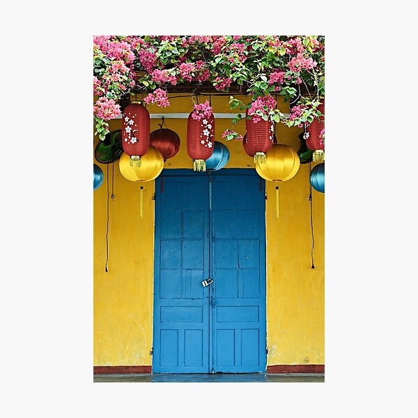 Aperçu de l'œuvre Maison traditionnelle aux volets bleu vif créée et vendue par franck380.