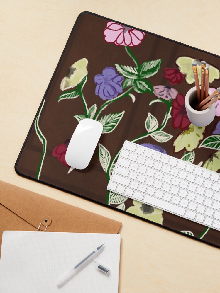 Aperçu 3 sur 5. Tapis de souris avec l'œuvre Le piano floral de Taylor créée et vendue par haleyedwardsart.