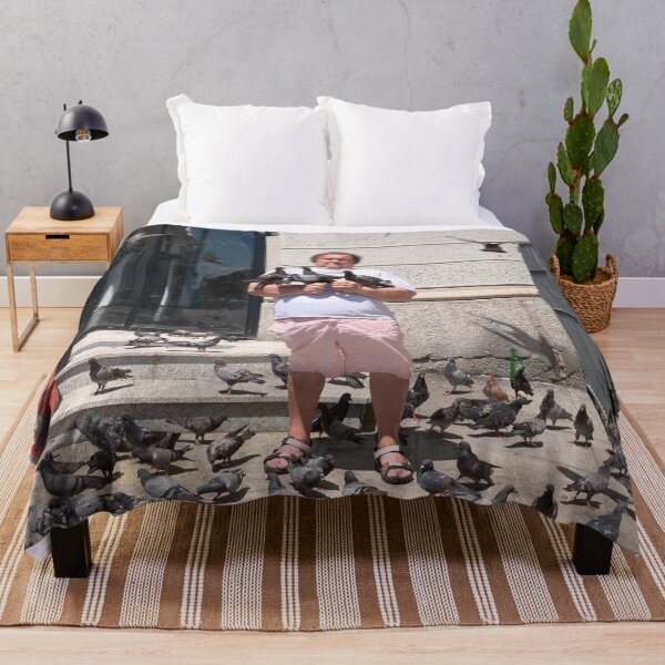 Item preview, 2021 L'uomo che dava da mangiare ai piccioni designed and sold by robertoferrero.