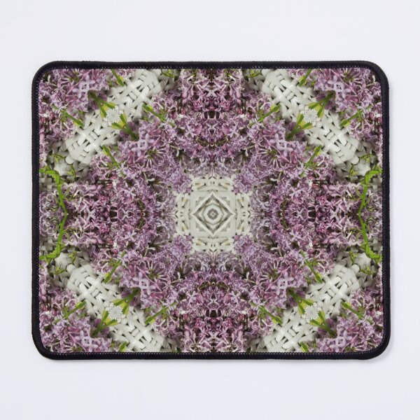 Artikelvorschau, Flieder in einem Weidenkorb Floral Kaleidoskop Quilt Block Design entworfen und verkauft von After 10 POD Designs.