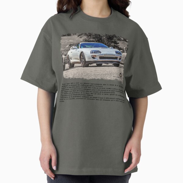 Un Coupé Qui Défie l'Ordinaire T-shirt oversize