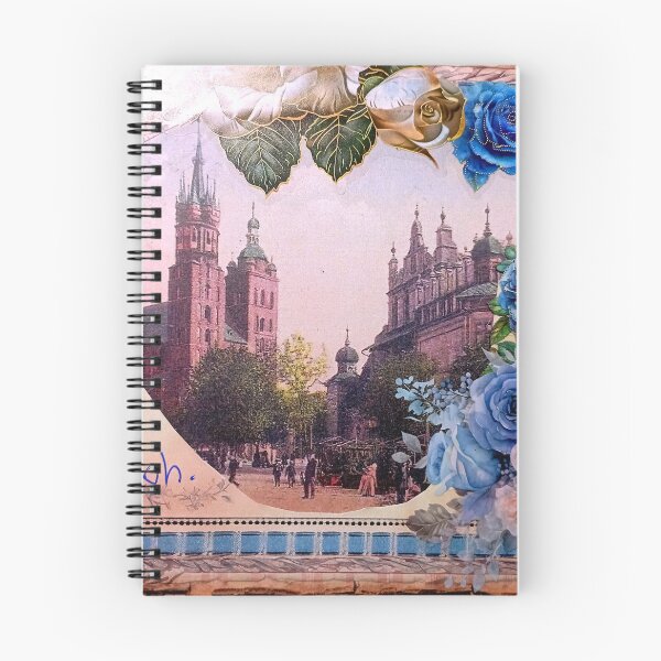 Artikelvorschau, Skyline der Altstadt von Krakau – Vintage-Stadtcollage mit blauen Rosen und Federn entworfen und verkauft von Koh..