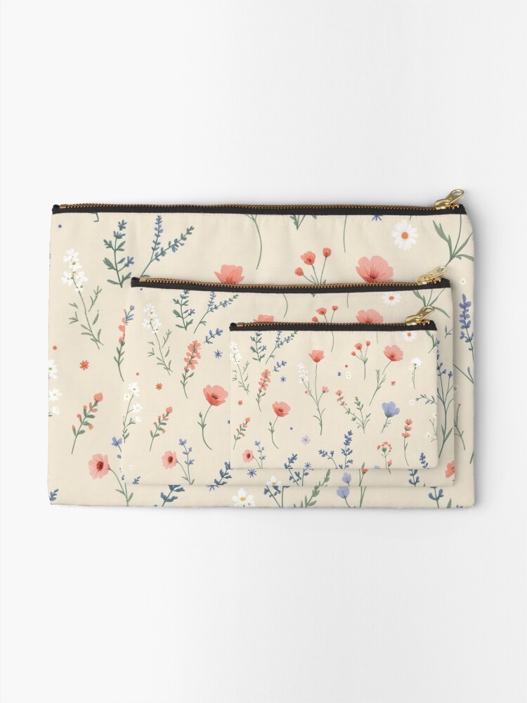 Thumbnail 2 von 4, Täschchen, Nahtloses Muster „Wildblumenwiese“ – Handgezeichnetes botanisches Design auf sanftem Beige designt und verkauft von zooin999.