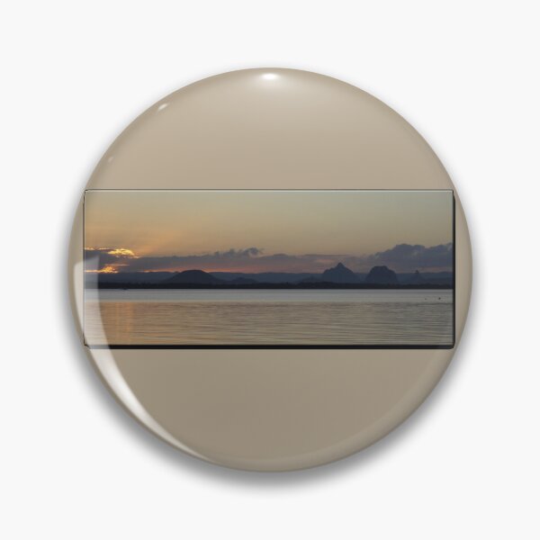 Artikelvorschau, Sonnenuntergang auf Bribie Island mit Glass House Mountains entworfen und verkauft von STHogan.