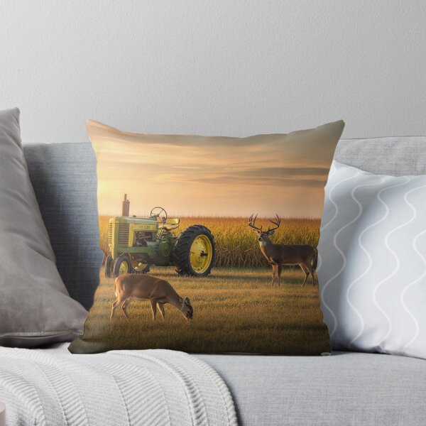Aperçu de l'œuvre John Deere et le cerf de Virginie créée et vendue par SipNStich.