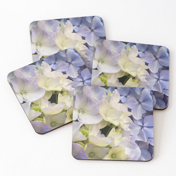 Aperçu de l'œuvre Fleurs d'hortensia violet pastel créée et vendue par Penny's Positivi-Tees.
