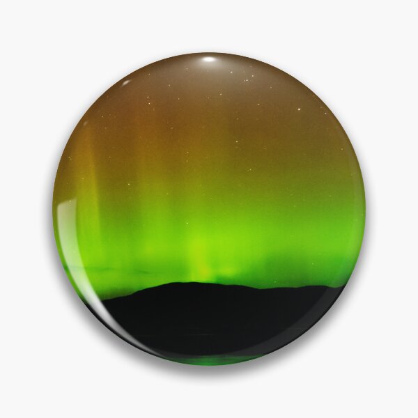 Item preview, Auroras boreales sobre el lago Fleet designed and sold by pwmoore.