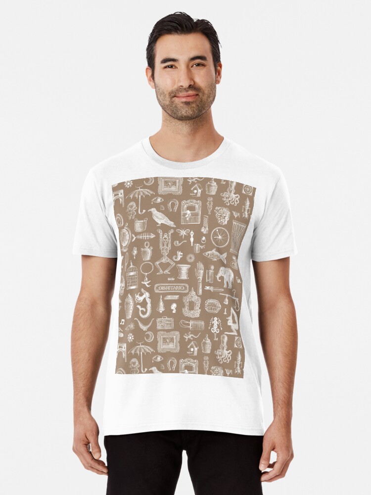 Imagen 1 de 6, Camiseta premium con la obra Victoria Contreras Flores OBJETARIO_1 (craft), diseñada y vendida por VictoriaCF.