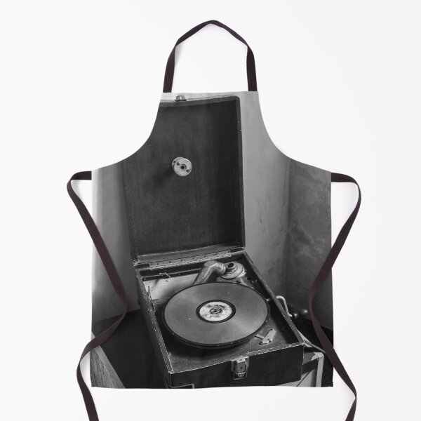 Aperçu de l'œuvre Vieux tourne-disque, en noir et blanc 2 créée et vendue par felipequeiroz.