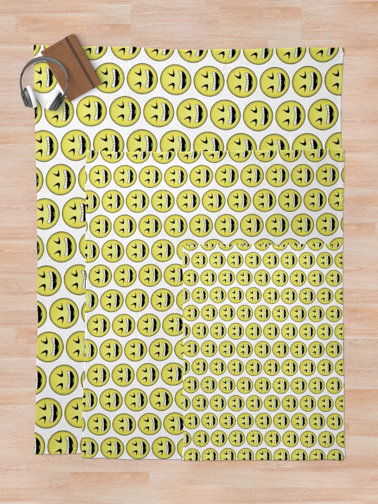 Imagen 5 de 6, Manta con la obra Smiley, diseñada y vendida por RazyCe.