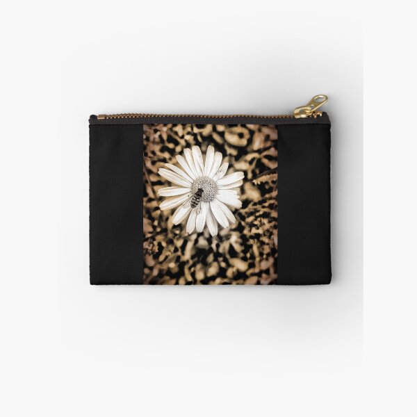 Item preview, The bee and the daisy designed and sold by Bradipino.