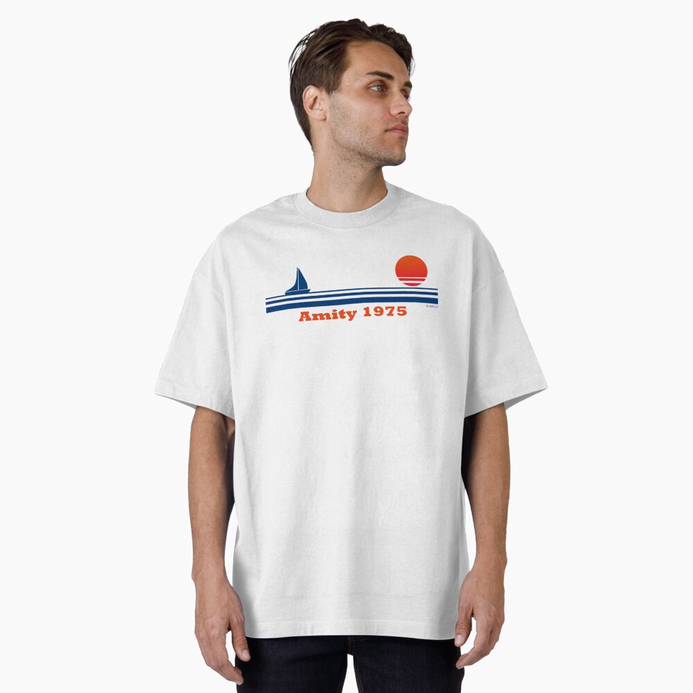 Aperçu de l'œuvre T-shirt oversize créée et vendue par FreakyNaked.