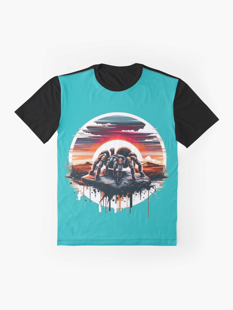 Thumbnail 4 von 5, Grafik T-Shirt, Vogelspinne im Sonnenuntergang designt und verkauft von Kobeko.