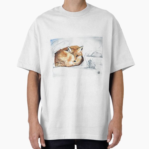 Fox snuggled in the snow Oversized T-Shirt