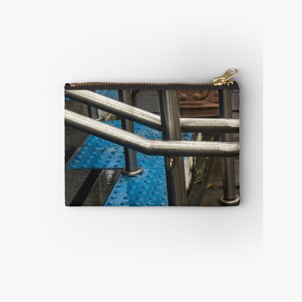 Item preview, intertwined metal bars designed and sold by felipequeiroz.