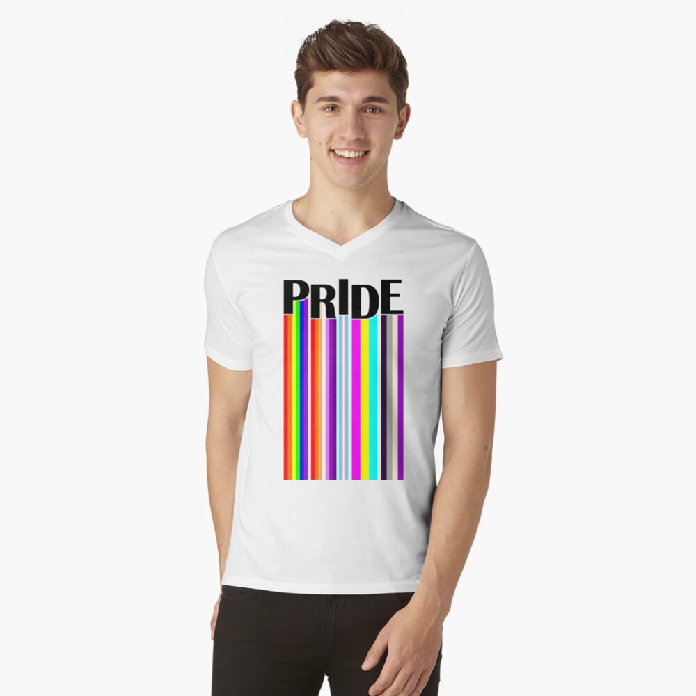 Vista previa del artículo con la obra «Camiseta de cuello en V», diseñado y vendido por FotoLibreStudio.