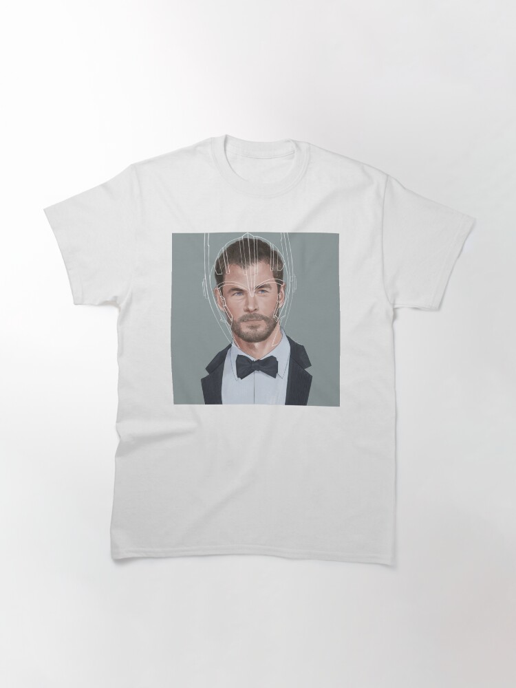 chris hemsworth in t shirt