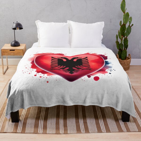 Artikelvorschau, Albanien Herz Flagge Aquarell Stil entworfen und verkauft von FlagWardrobe.