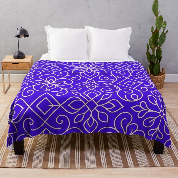 Item preview, Patrón radiante sobre morado designed and sold by Sigtrix.