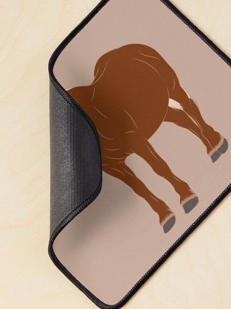 Aperçu 2 sur 5. Tapis de souris avec l'œuvre Cheval Abtenauer, dessin cheval alezan, cheval de selle, races de chevaux de l'Autriche créée et vendue par WebEquitation.