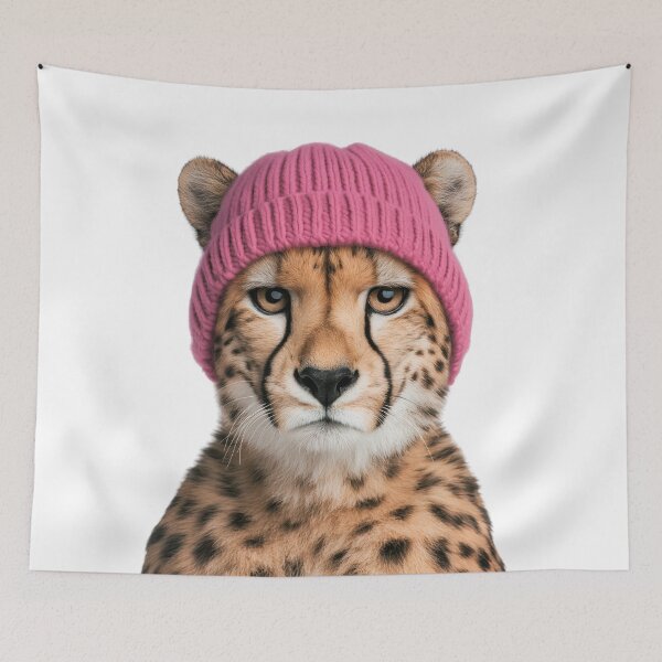Artikelvorschau, Gemütlicher Gepard mit rosa Wintermütze, trendiges Tiermode-Kunstwerk entworfen und verkauft von LazyOwlStore.