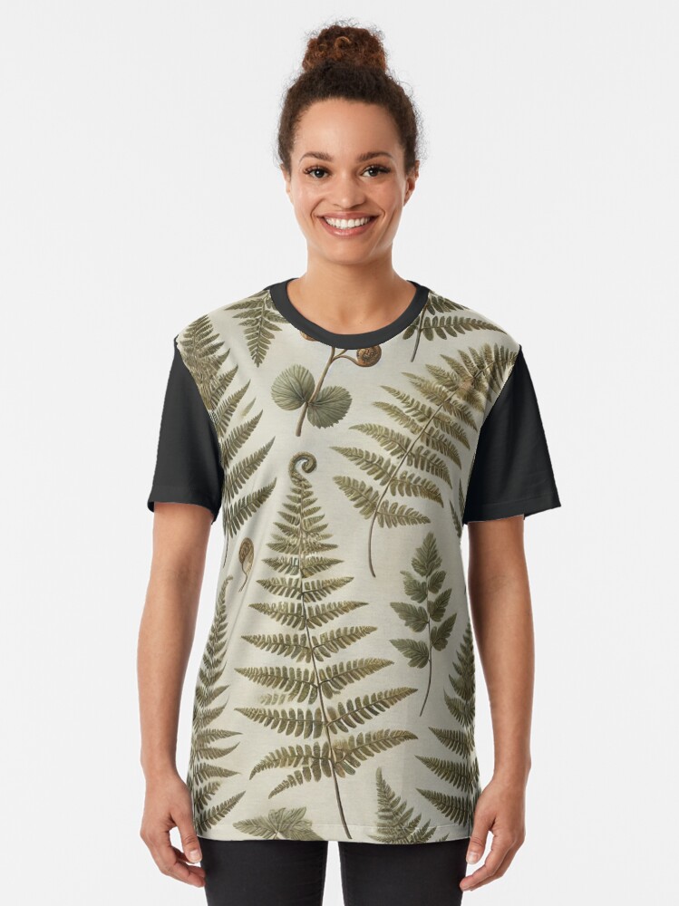 Aperçu 2 sur 5. T-shirt graphique avec l'œuvre Motif de fougère nord-américaine sans couture créée et vendue par lingang.