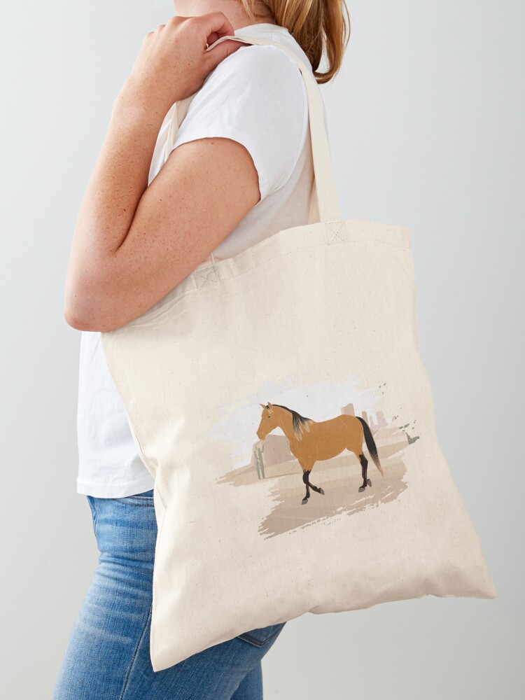 Aperçu 1 sur 5. Tote bag avec l'œuvre Cheval Abstang, cheval isabelle sur un fond de paysage, cheval de selle, races de chevaux des États Unis créée et vendue par WebEquitation.